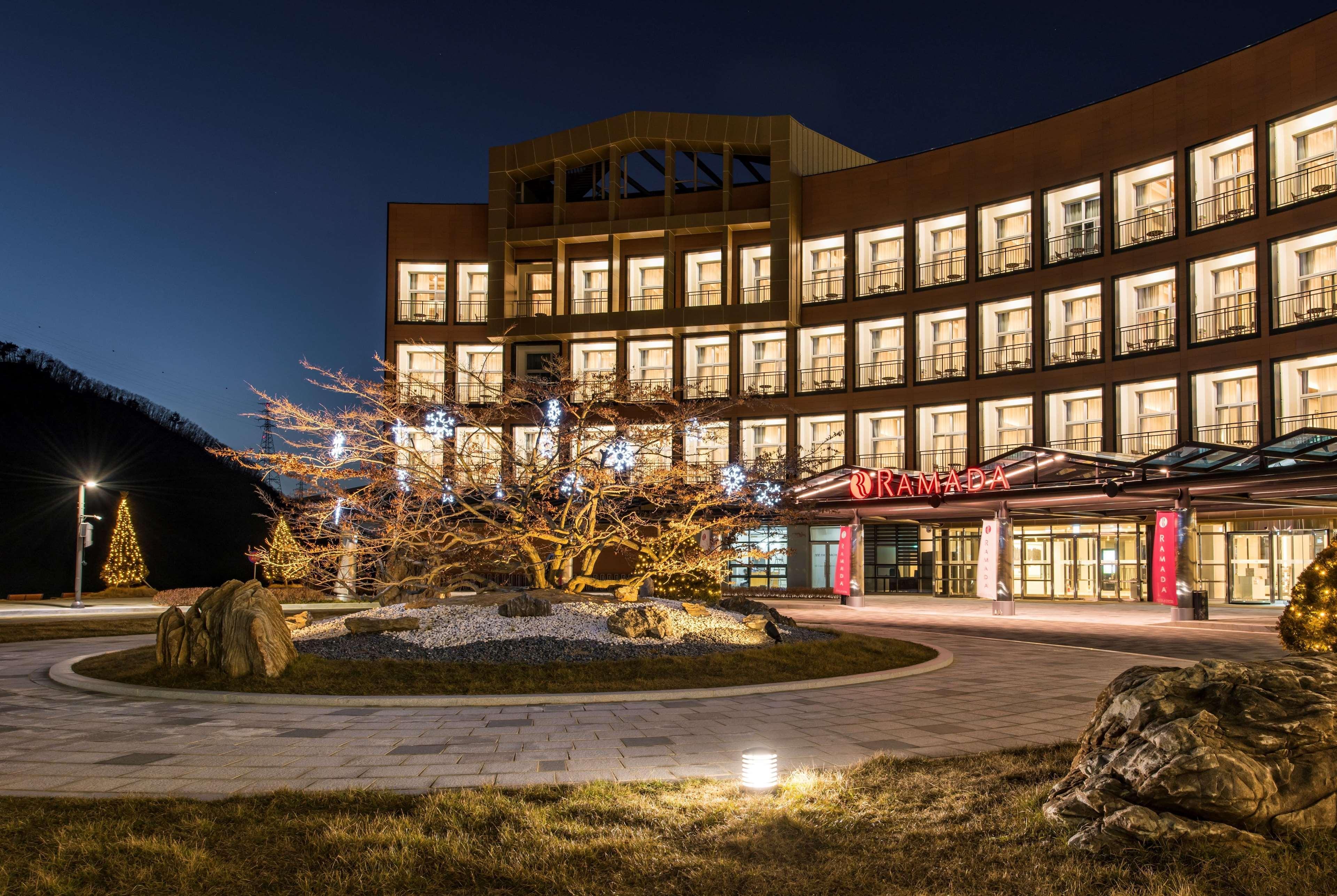 Ramada Hotel & Suite By Wyndham Gangwon Pyeongchang Eksteriør bilde
