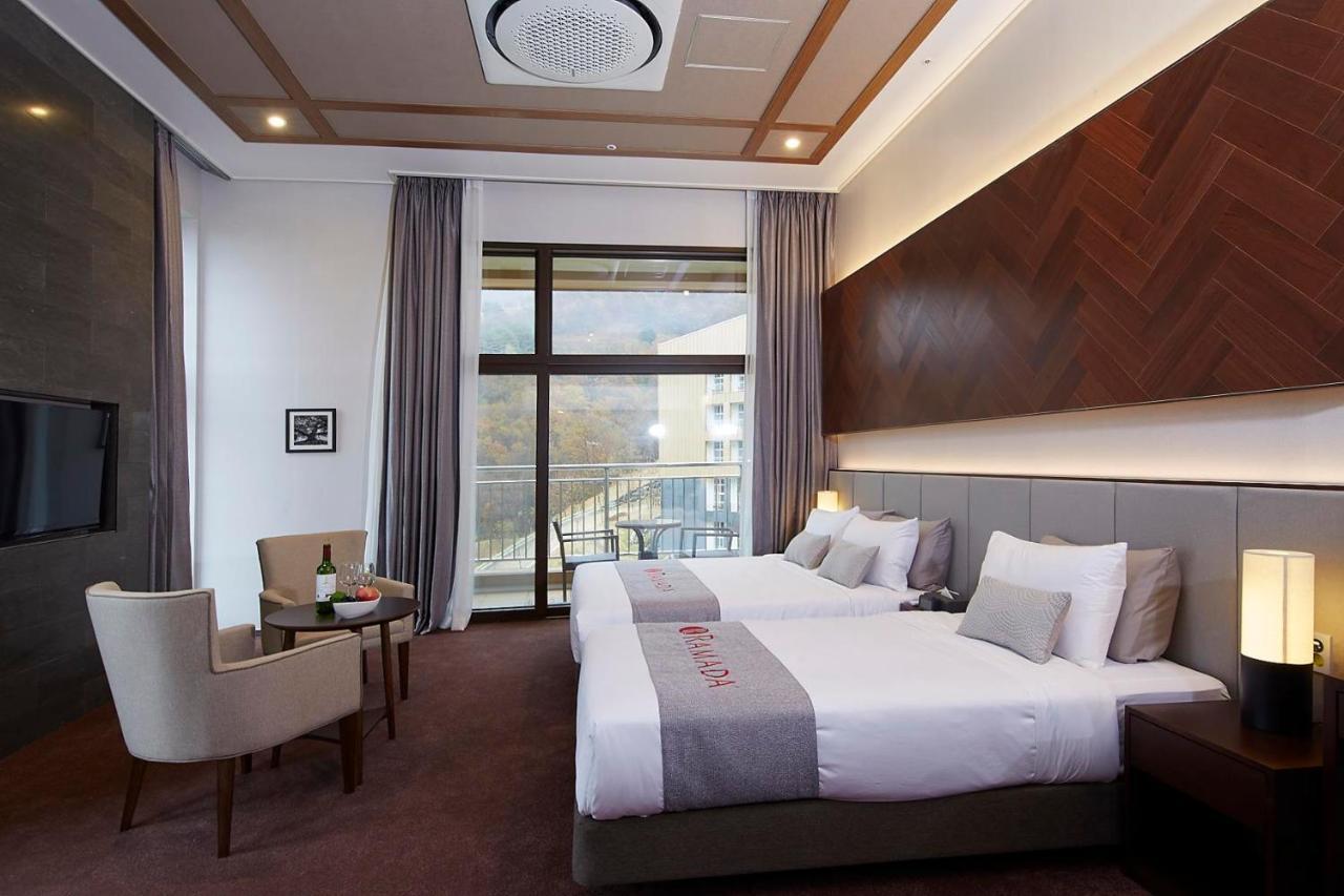 Ramada Hotel & Suite By Wyndham Gangwon Pyeongchang Eksteriør bilde