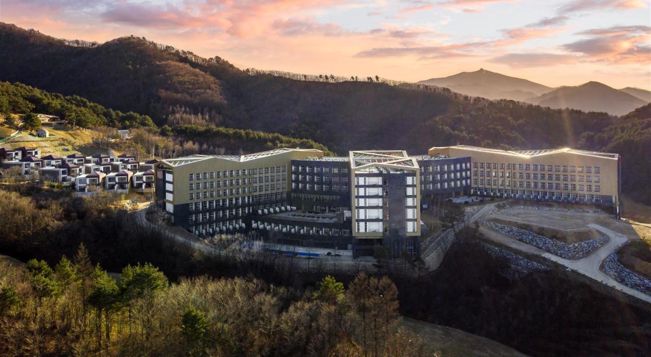 Ramada Hotel & Suite By Wyndham Gangwon Pyeongchang Eksteriør bilde